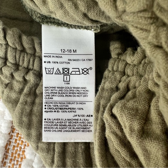 Sleeveless Button-Back Peplum Top and Bloomers Set 12-18M - Picture 13 of 13